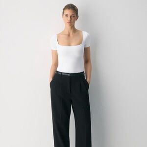 Aritzia Contour Squareneck Bodysuit